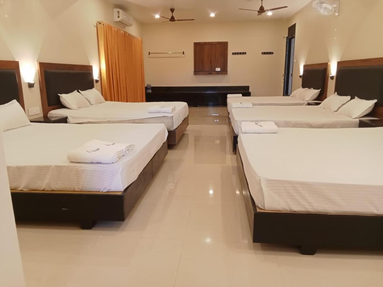 Hotel Sri Devi Kanyakumari Exteriör bild