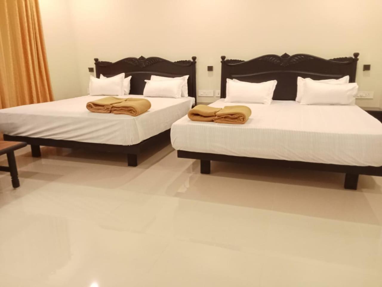 Hotel Sri Devi Kanyakumari Exteriör bild