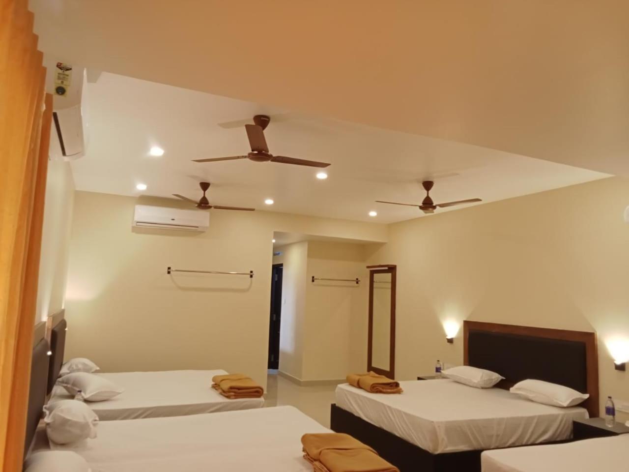 Hotel Sri Devi Kanyakumari Exteriör bild