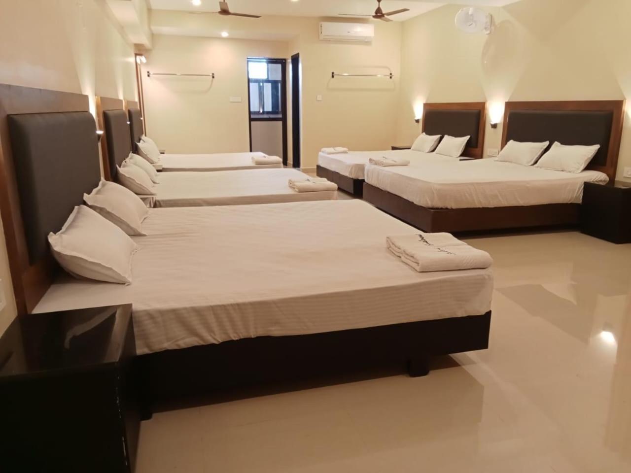Hotel Sri Devi Kanyakumari Exteriör bild