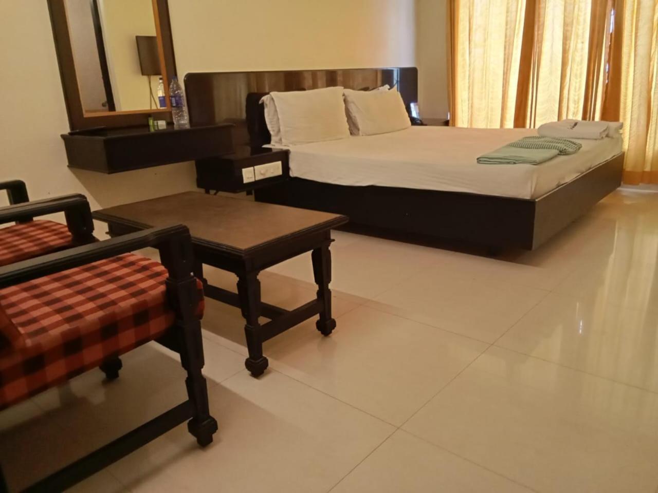 Hotel Sri Devi Kanyakumari Exteriör bild