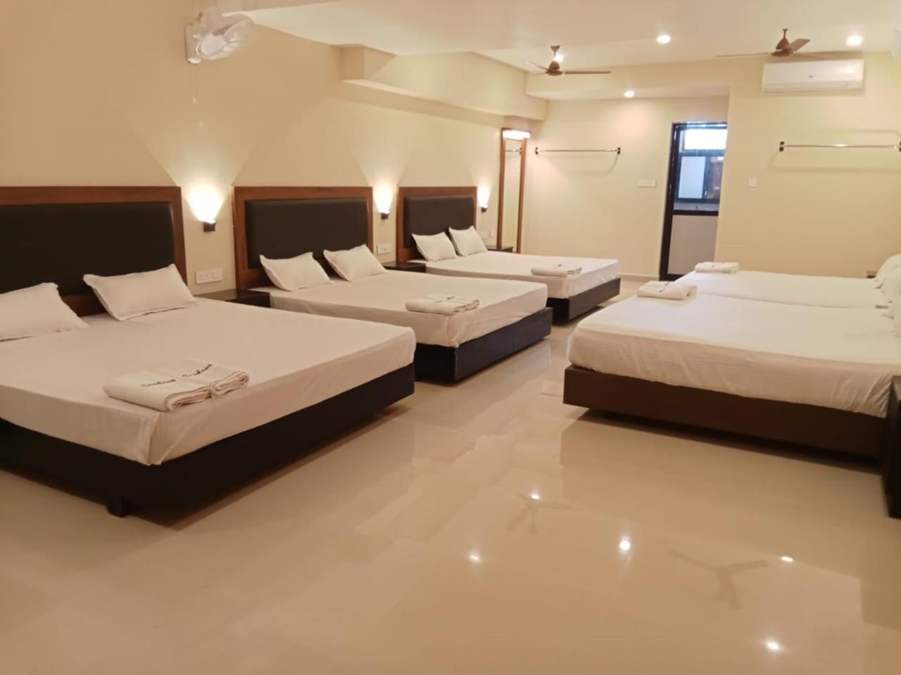Hotel Sri Devi Kanyakumari Exteriör bild