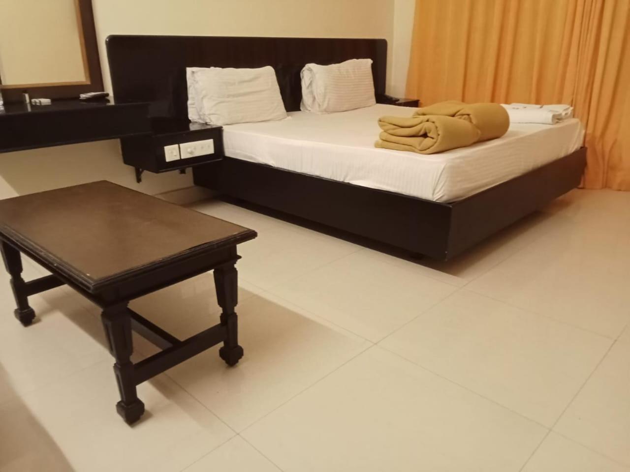 Hotel Sri Devi Kanyakumari Exteriör bild