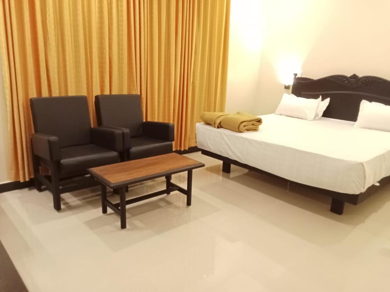Hotel Sri Devi Kanyakumari Exteriör bild